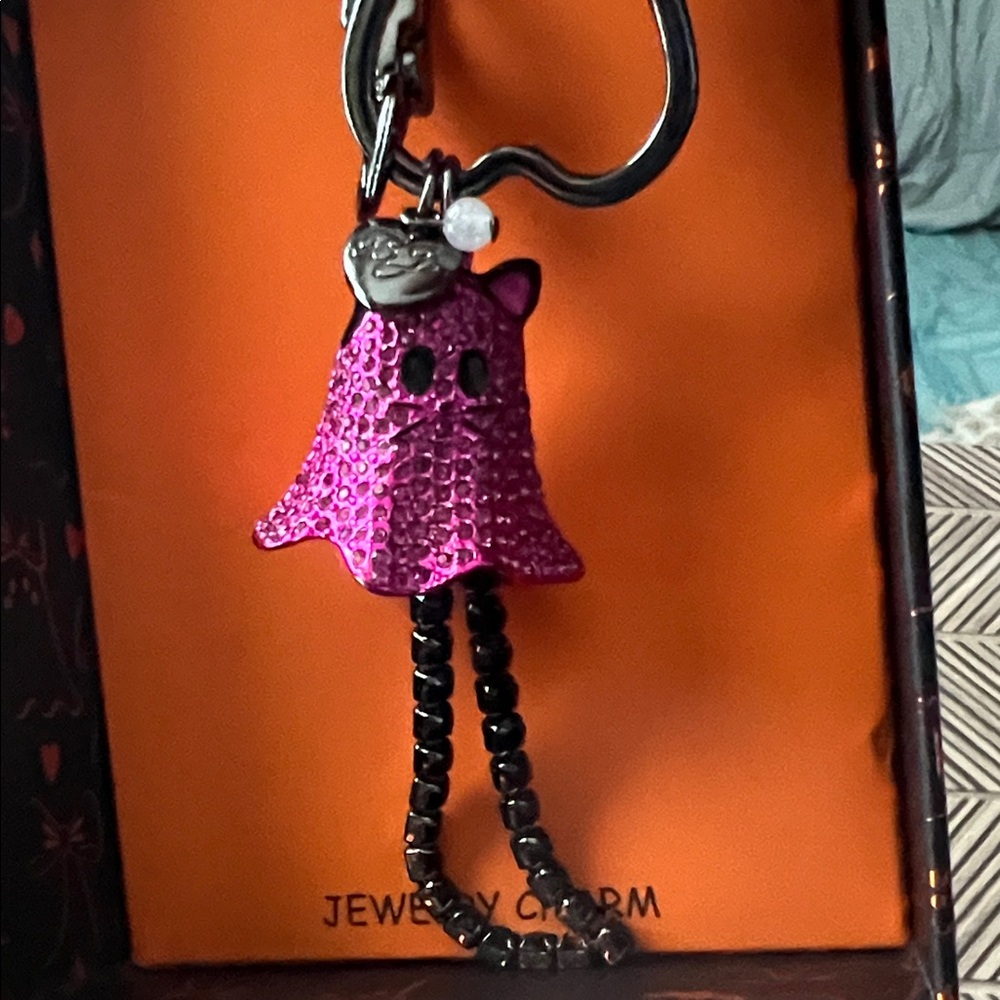 Betsy Johnson Pink Kitty Ghost Keychain - Picture 6 of 11